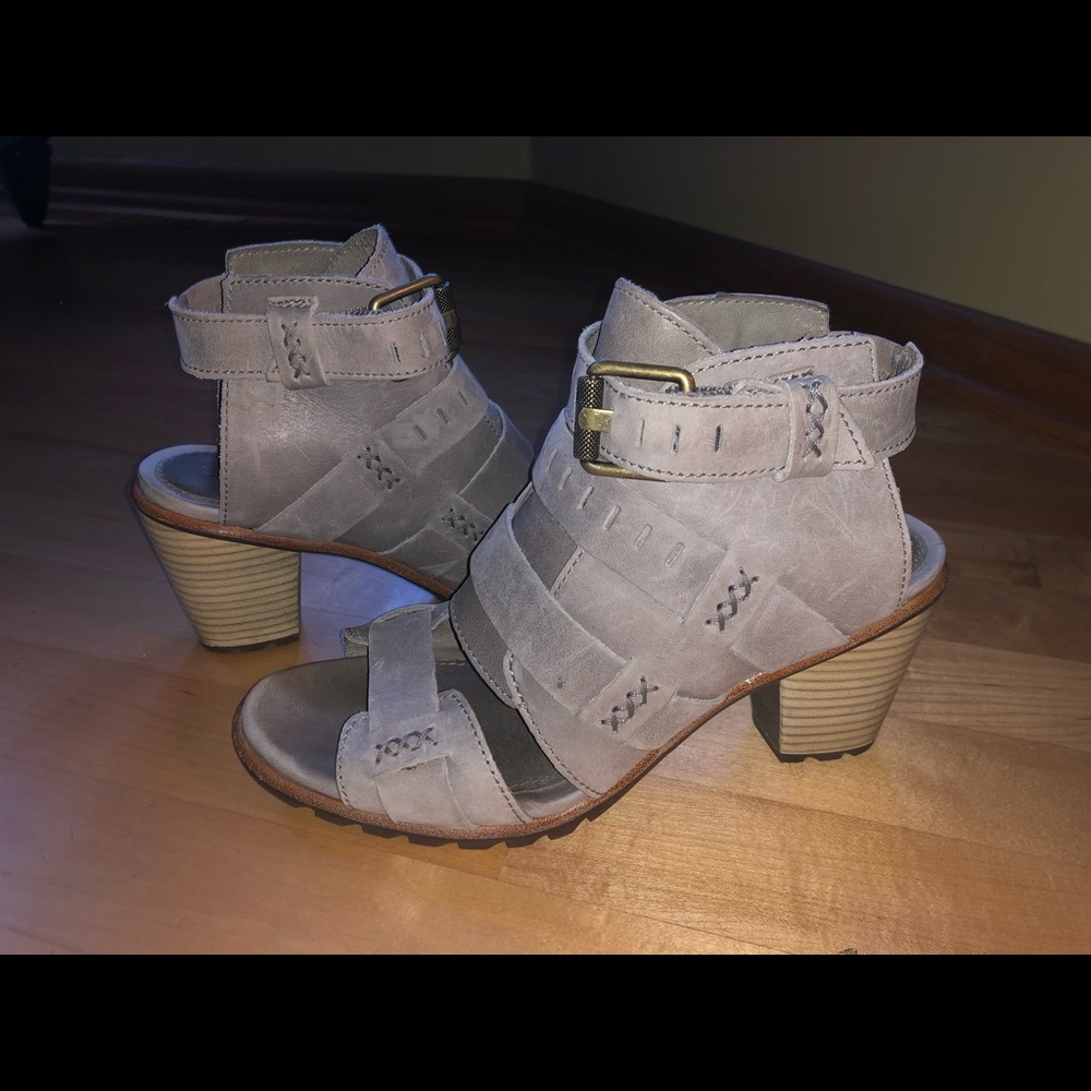 Sorel Nadia Buckle sandal, gray 7.5